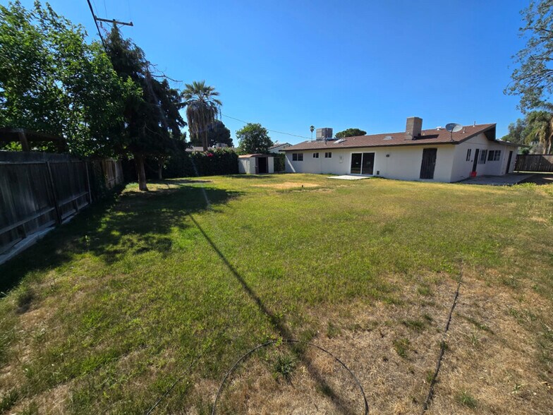 Building Photo - 3801 Bianchi Way