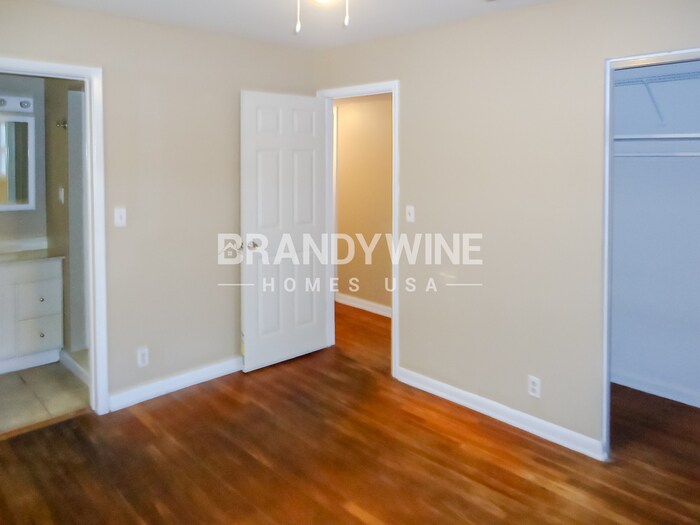 Building Photo - 3540 Cesery Blvd