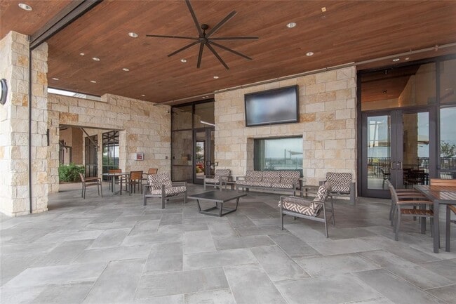 Building Photo - 7633 Rampart Dr