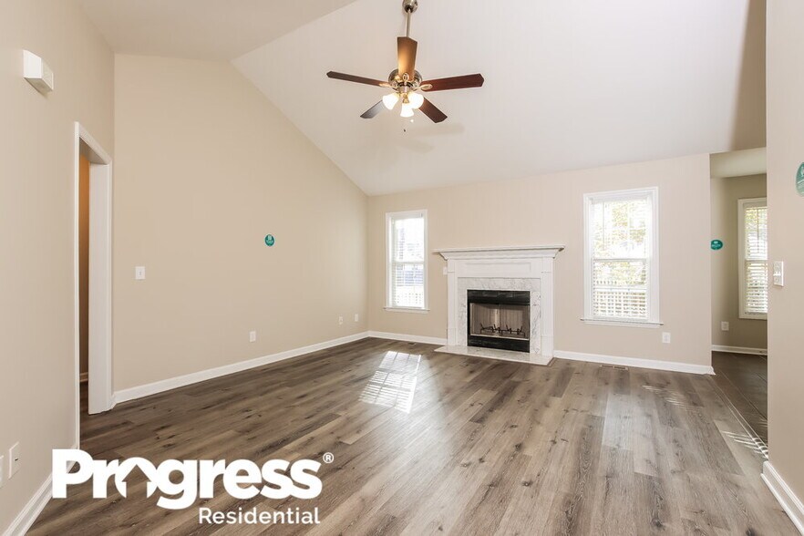 Building Photo - 300 Wood Green Dr