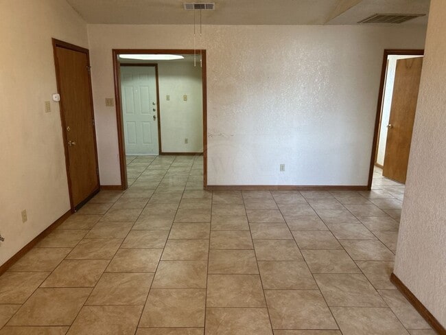 Building Photo - 4308 Shawn Dr