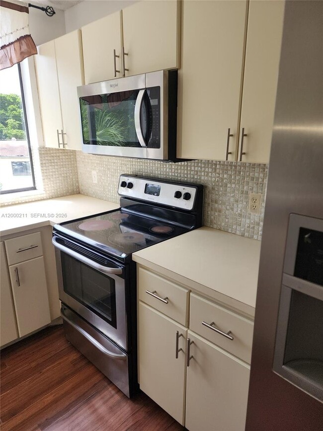 Building Photo - 4222 Inverrary Blvd