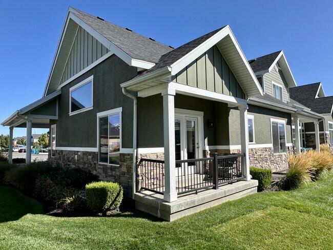 Building Photo - 1973 Park Rim Way