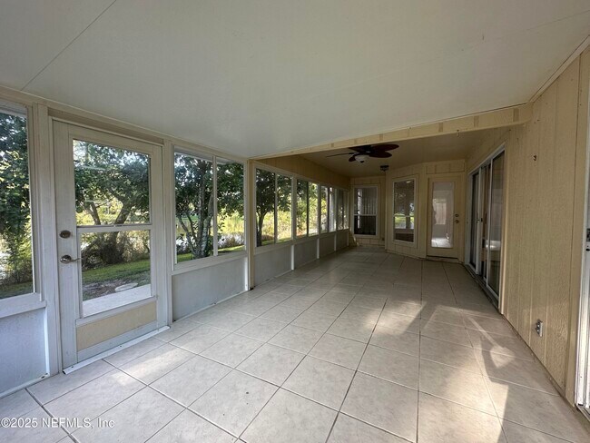 Building Photo - 10398 Triple Crown Ave