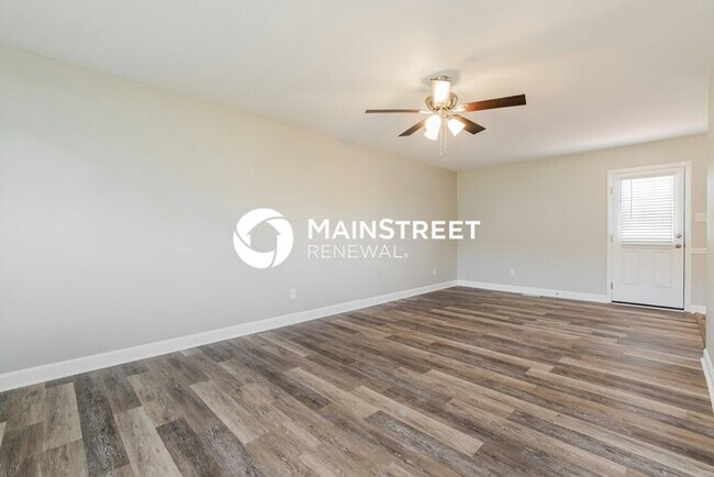 Building Photo - 3 Bedroom Pet-Friendly Home in Smithfield, NC with Main Street Renewal