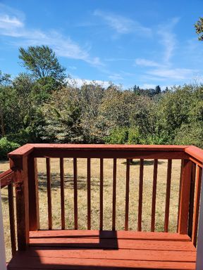 Building Photo - Remodeled 3 bed/2 bath in High Point/West Seattle with large fully fenced yard now at $2850!