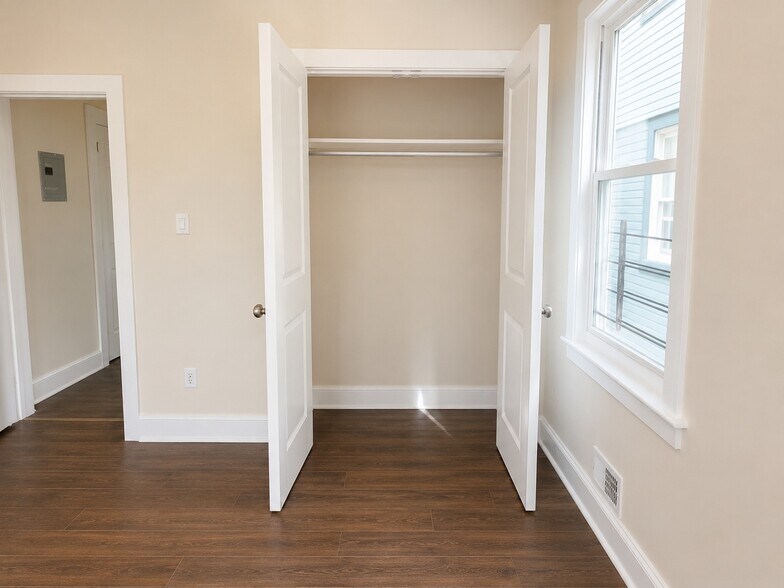 BEDROOM #3 CLOSET - 55 Stockman Pl