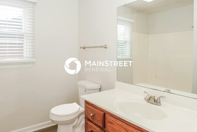 Building Photo - 3 Bedroom Pet-Friendly Home in HUNTSVILLE, AL with Main Street Renewal