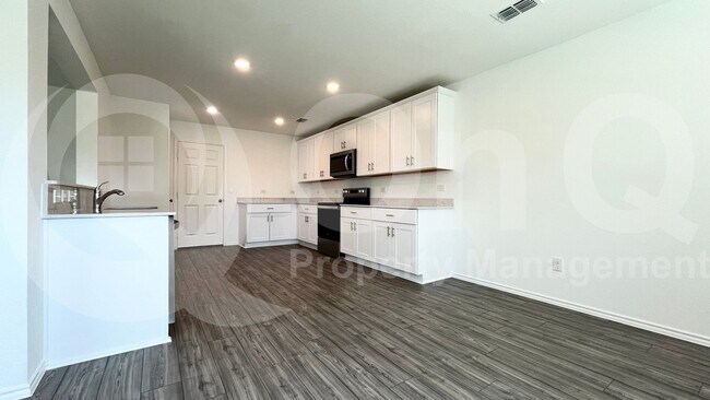 Building Photo - 812 Poppy Cv Ln
