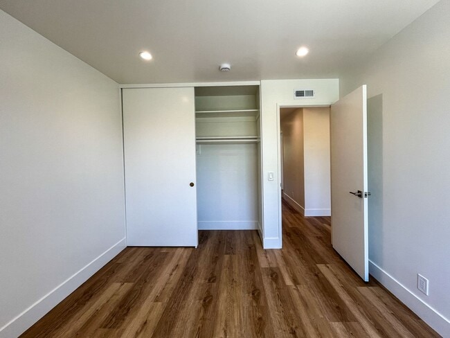 Building Photo - 5281 Tattershall Ave
