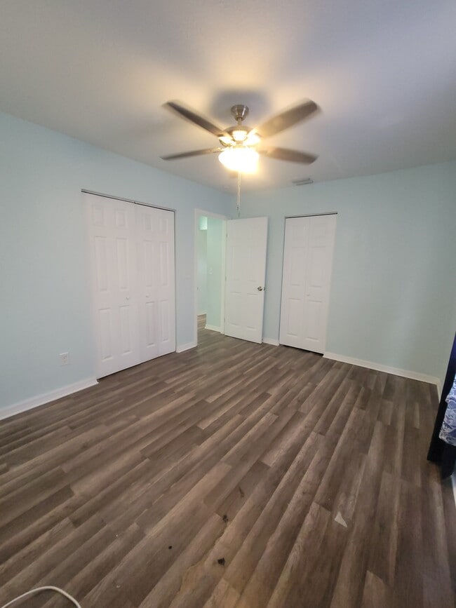 Building Photo - 513 Hollyhock Ln