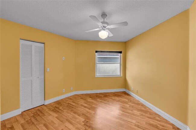 Building Photo - 5911 NW 59th Ave