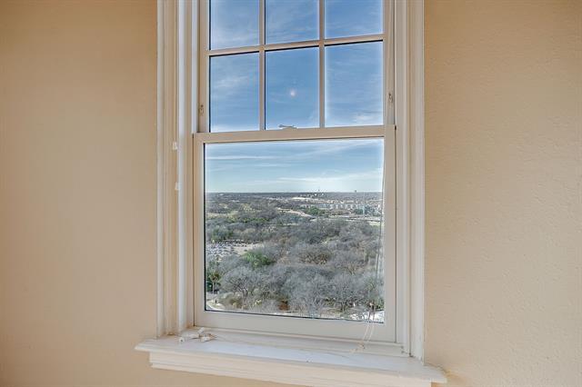 Building Photo - 2306 Park Pl Ave