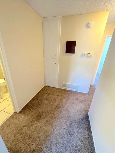 Building Photo - 1324 W Winn Dr