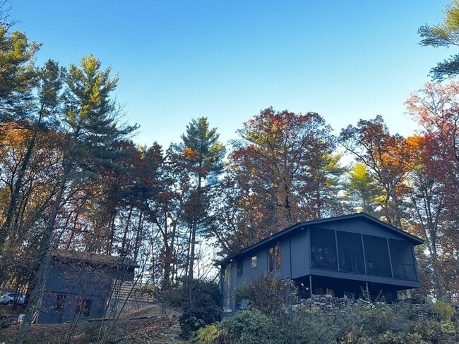 Building Photo - 61 Woodland St