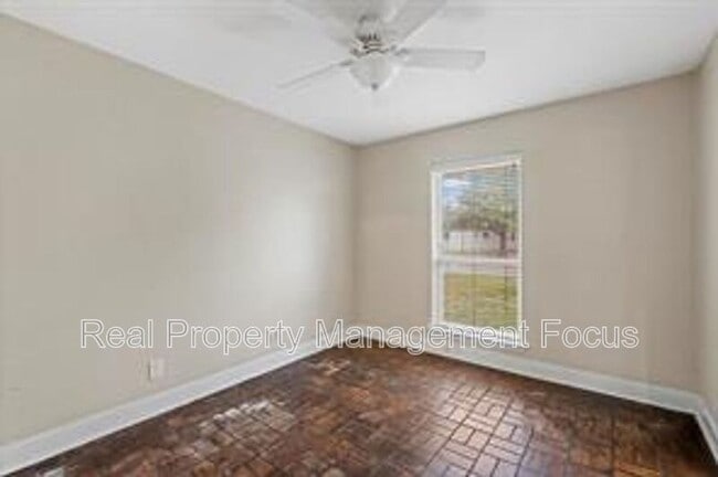 Building Photo - 14722 Overview Dr