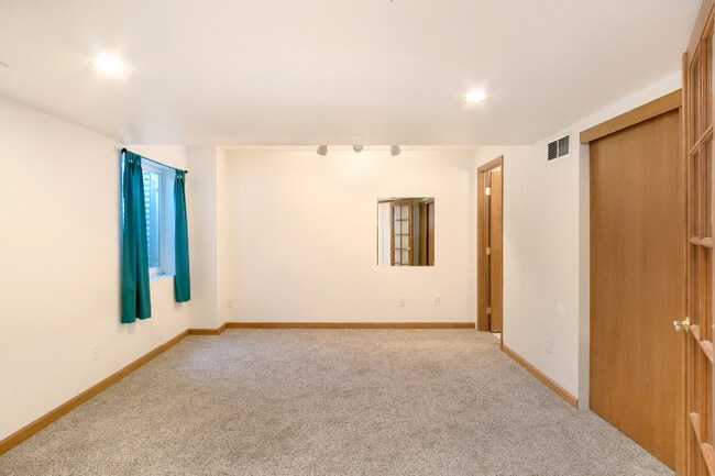 Building Photo - 2756 Arancia Dr