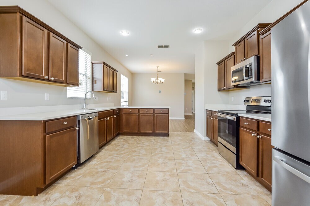 Building Photo - 5736 Coquyt Dr