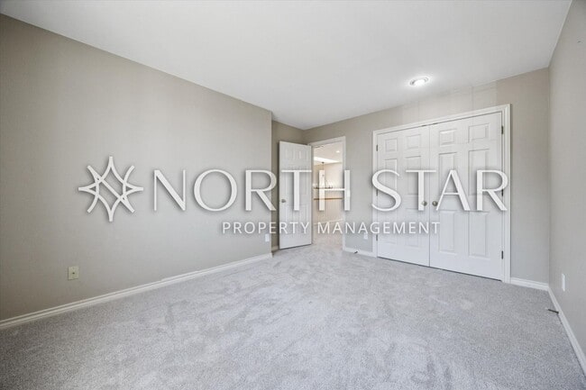 Building Photo - 2055 Ridge Pointe Dr