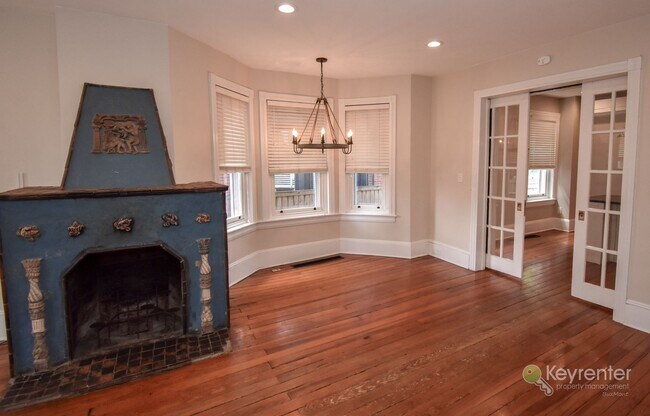 Building Photo - 2 Bedroom, 1.5 Bath Twin in Doylestown