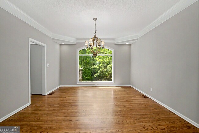 Building Photo - 1018 Pleasance Grove