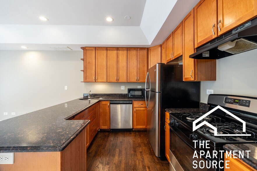 Building Photo - 4010 S Calumet Ave