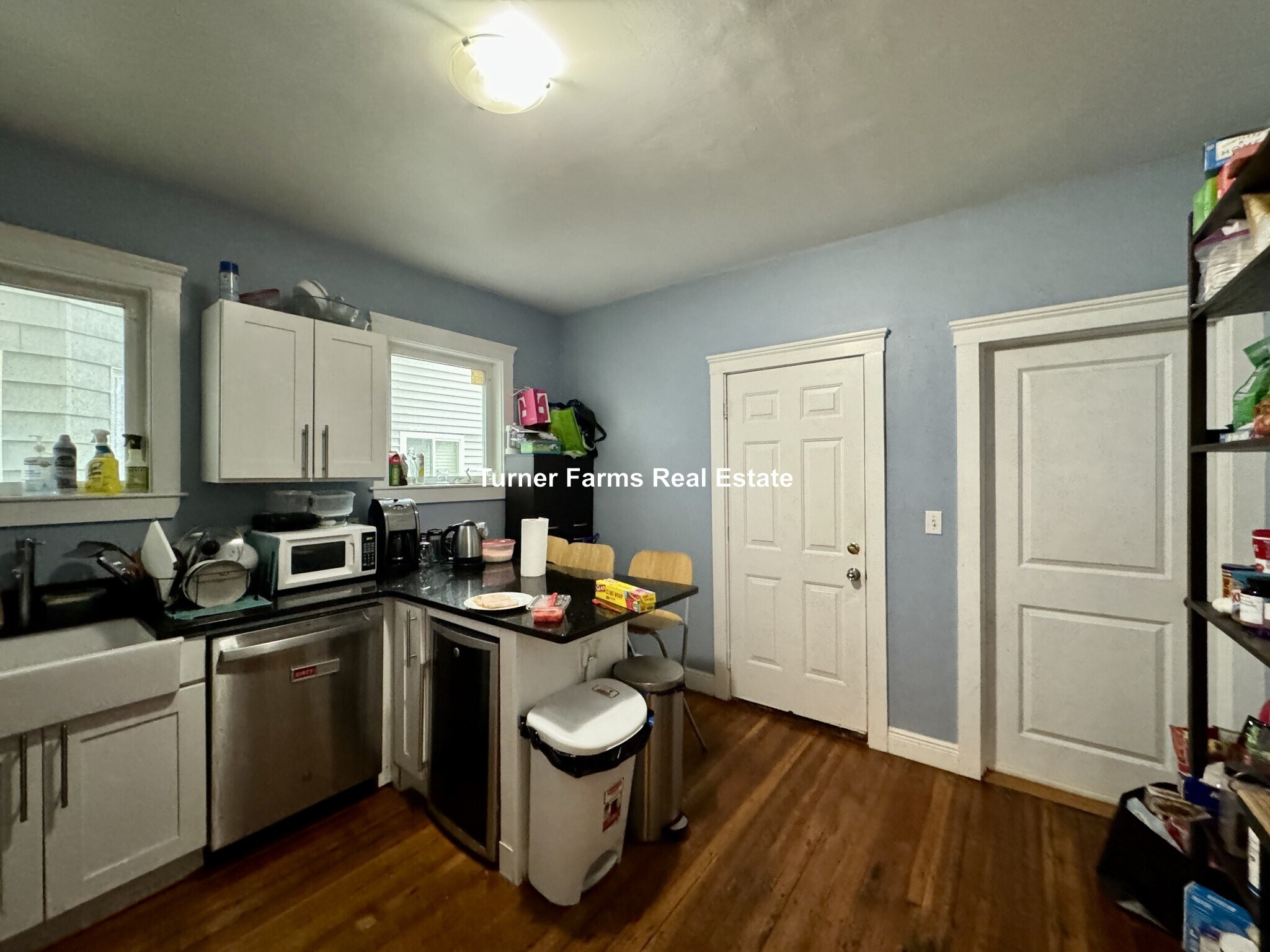 Building Photo - 374 Prospect St