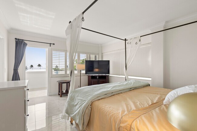 Building Photo - 120 N Ocean Blvd