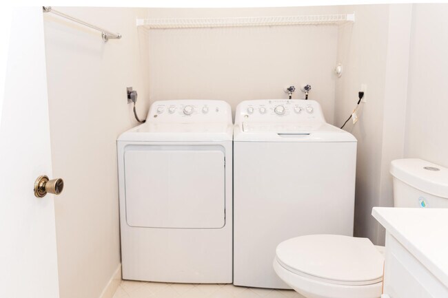 Building Photo - 2936 SW 22nd Cir