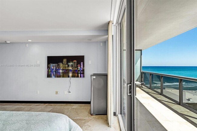 Building Photo - 5875 Collins Ave