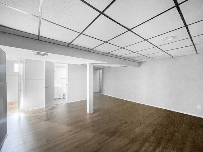 Building Photo - Coming Soon! 3 BR/2.5BA | Newly Renovated Single Family Home |  Fenced backyard | In Raytown!
