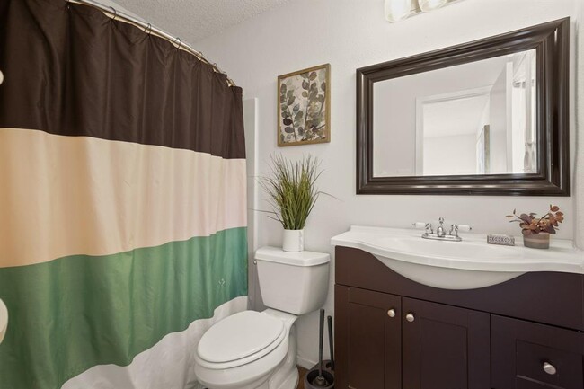 Building Photo - 7730 Croftwood Dr