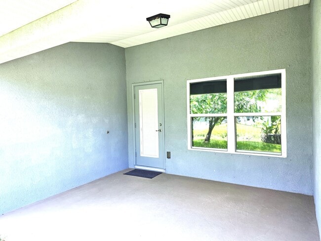 Building Photo - 1102 Laconia St