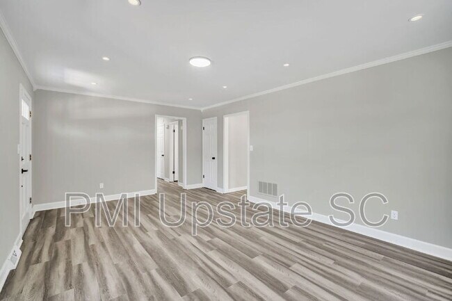 Building Photo - 120 Abbotsford Dr