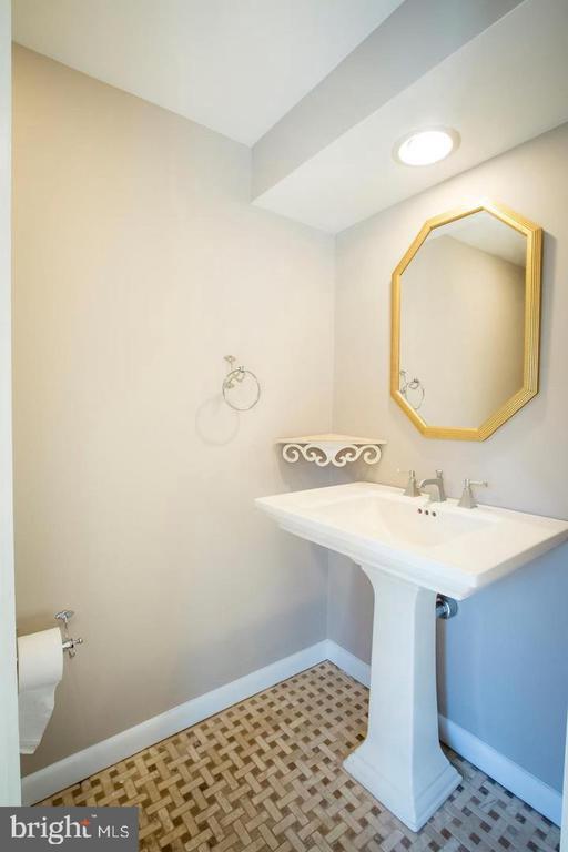 Building Photo - 40508 Waterview Dr