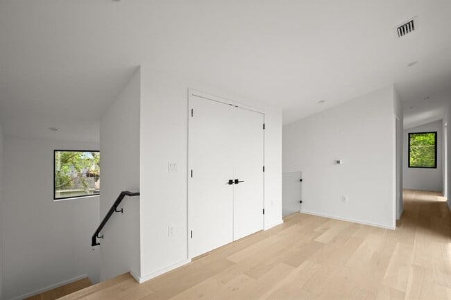 Building Photo - 2215 S 3rd St