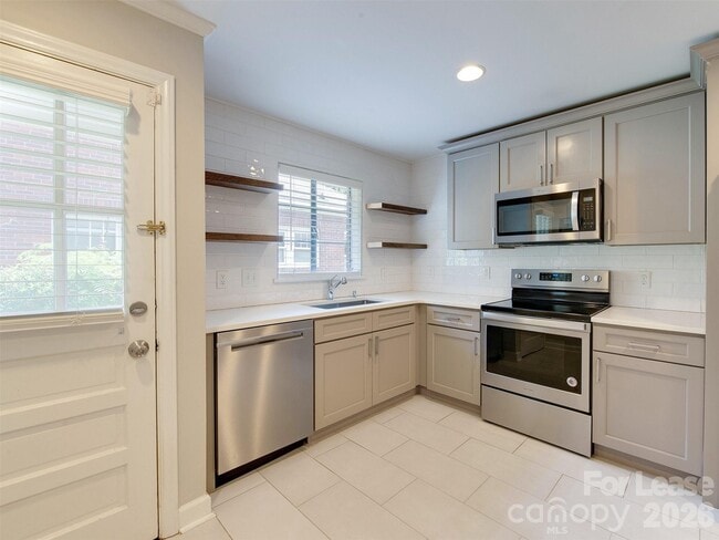 Building Photo - 1520 Mimosa Ave