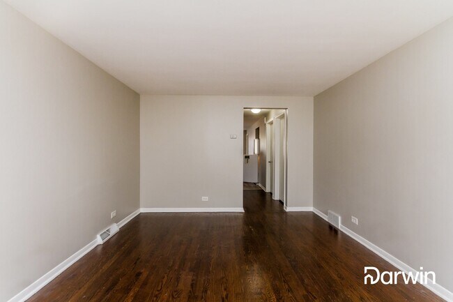 Building Photo - 3008 W 107th St