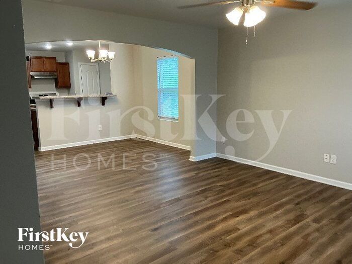 Building Photo - 7421 Hidden Creek Dr