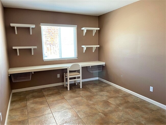 Building Photo - 3+ bedroom, 2 bath pool and spa home