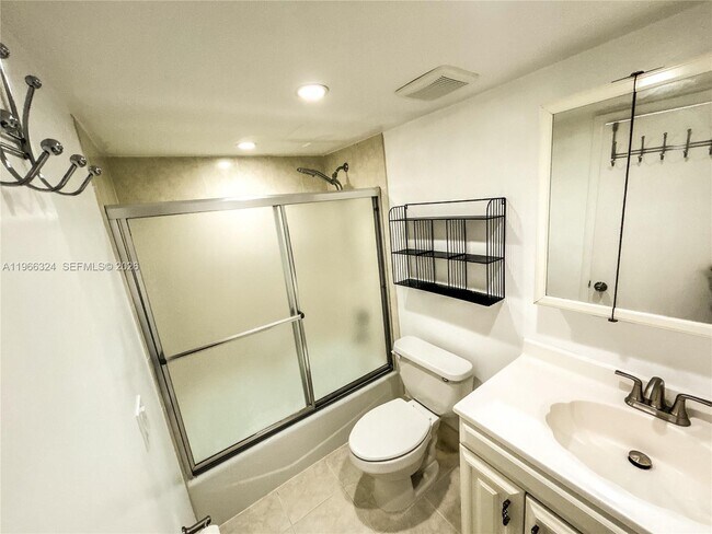 Building Photo - 3860 NE 170th St