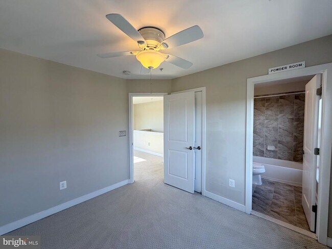 Building Photo - 4560 Longfellow St