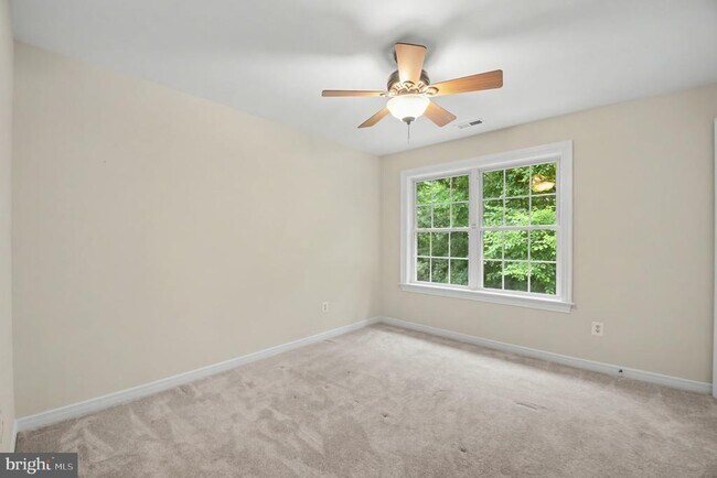 Building Photo - 71 Battery Ridge Dr