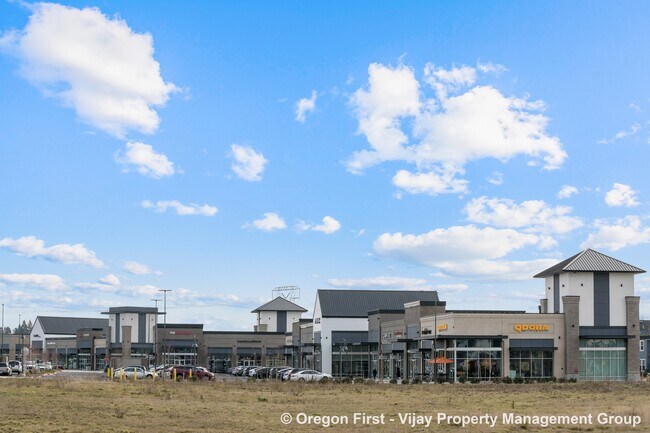 Building Photo - 3662 SE 67th Ave