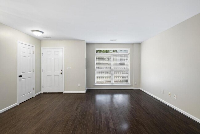 Building Photo - 3011 Barrymore St