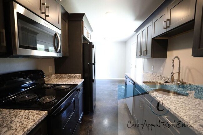 Building Photo - Recent construction, beautiful 3 bed / 2 bath home - Brookland!