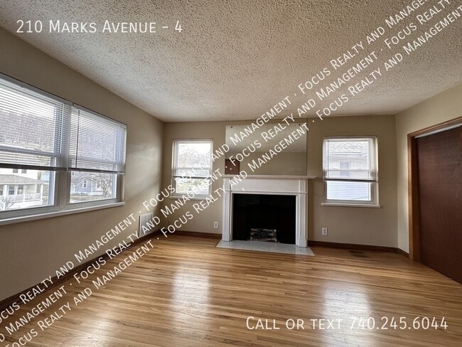 Building Photo - 210 Marks Ave