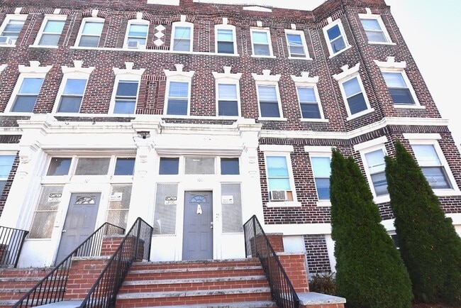 Building Photo - 105 Homestead St