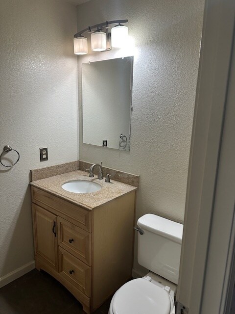 Building Photo - Riverband 4 Bedroom 2.5 Bath Home with Poo...