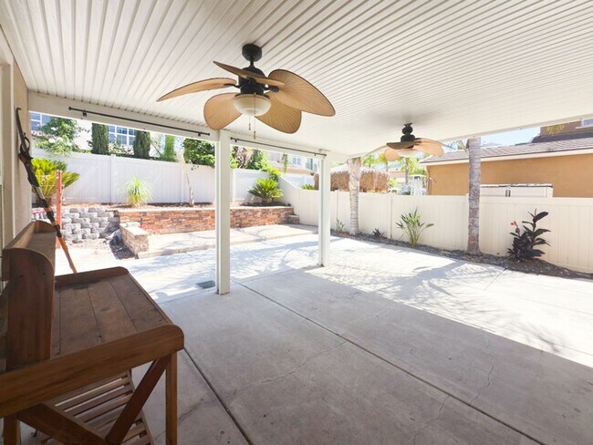 Building Photo - ~Temecula's Wolf Creek Community~ Beautifu...